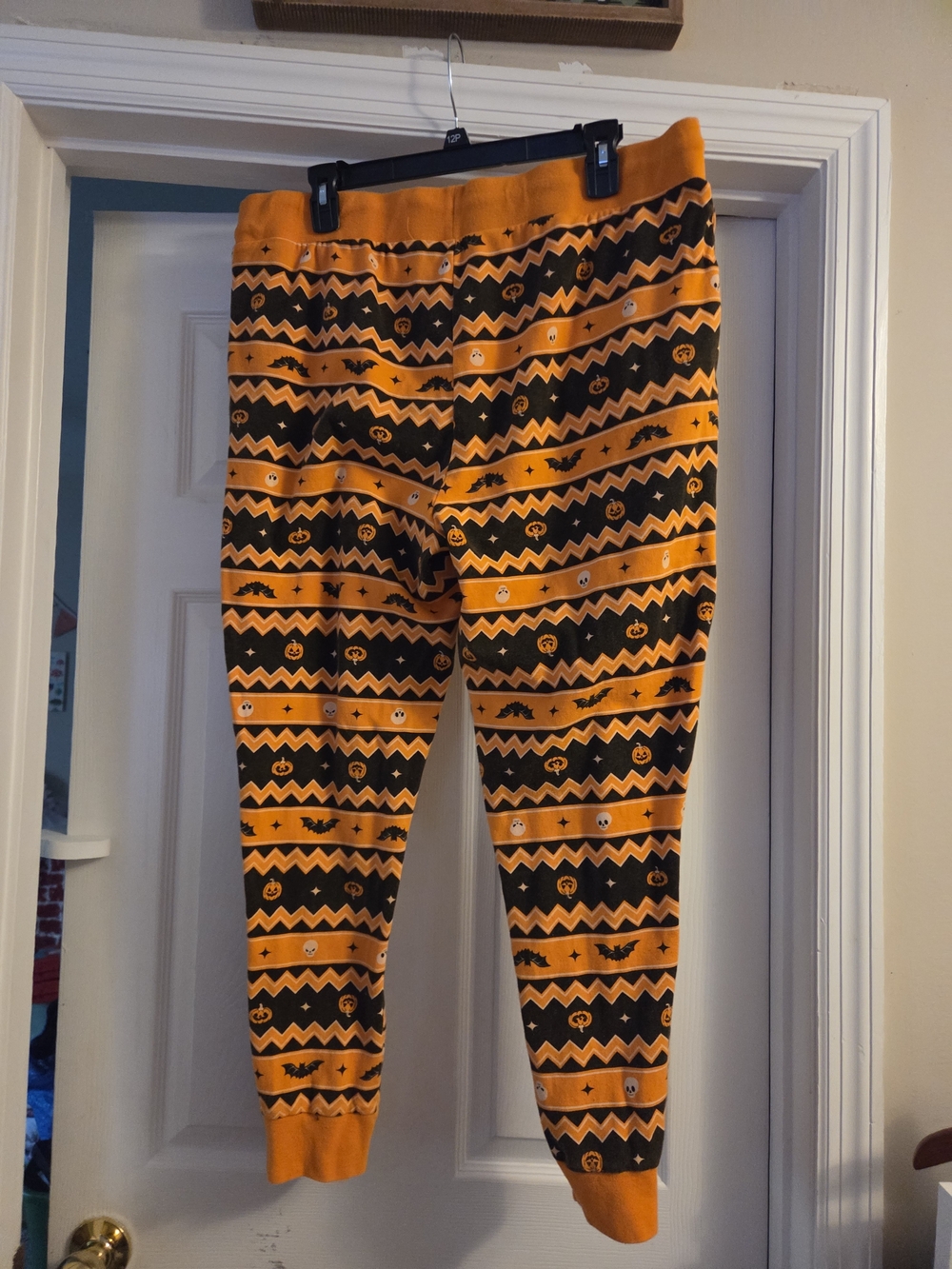 Tagless orange & black jack-o'-lantern & bat Halloween PJ pants m/l - Picture 6 of 7